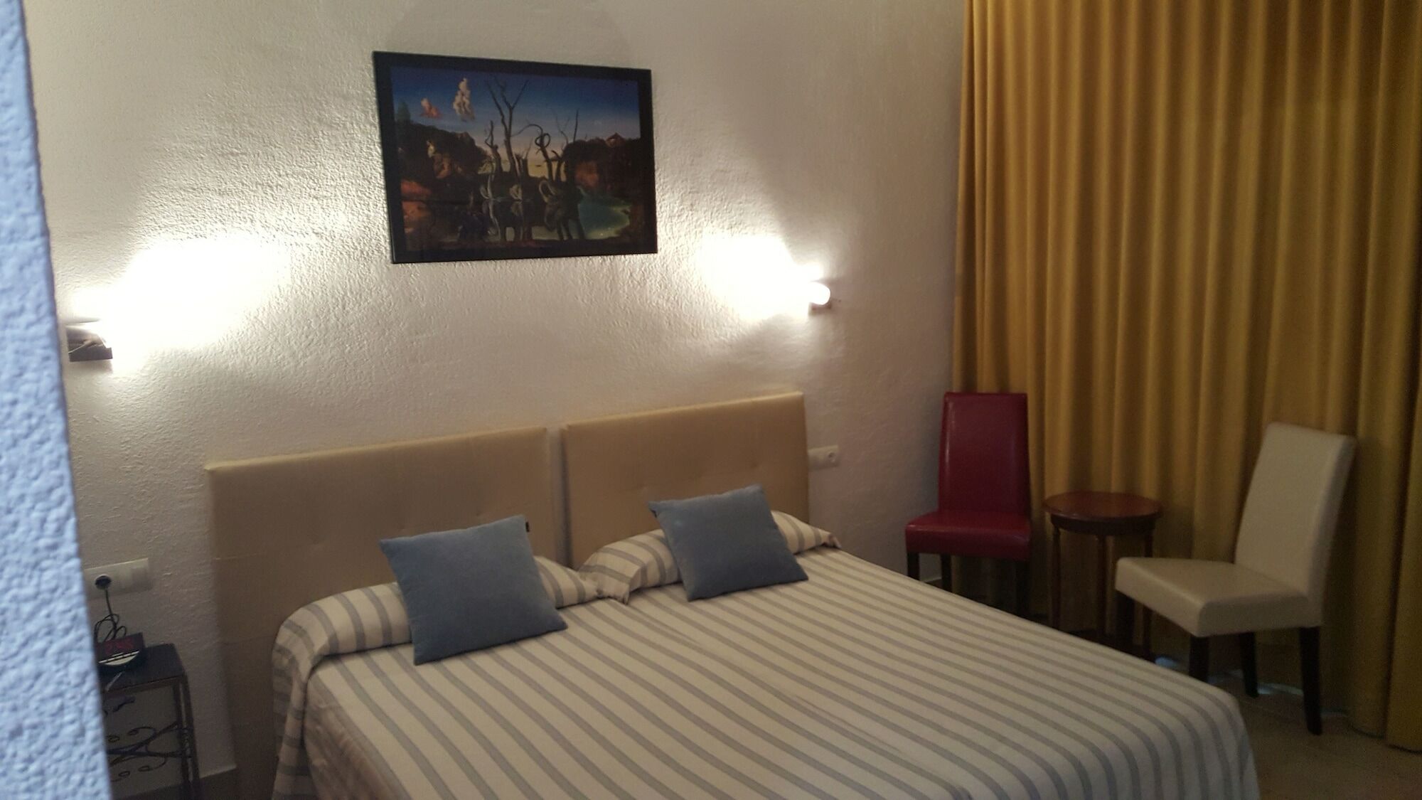 Guest house Residencia Catalina 2*
