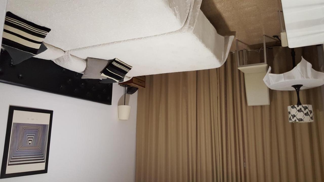 Residencia Catalina Guest house